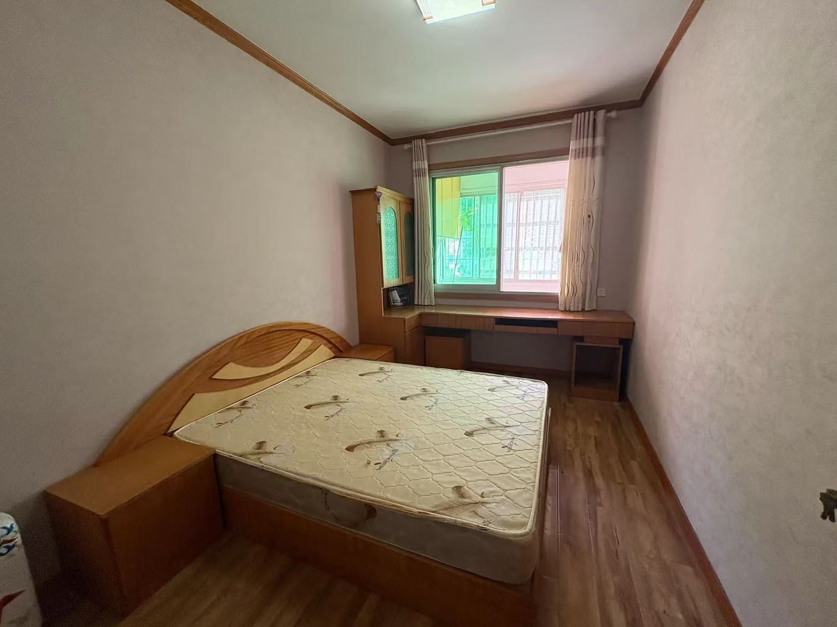 降价了，捡漏，徳政园布诺尼，装修三房，步梯低层，拎包入住，诚心出售