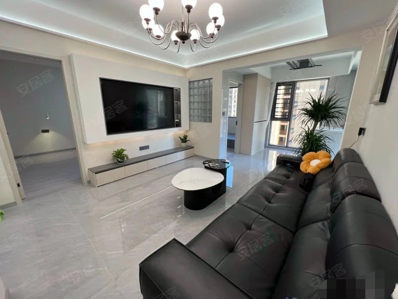 急售，城南，元泰未来城，全新精装三房两卫，书包房，好楼层