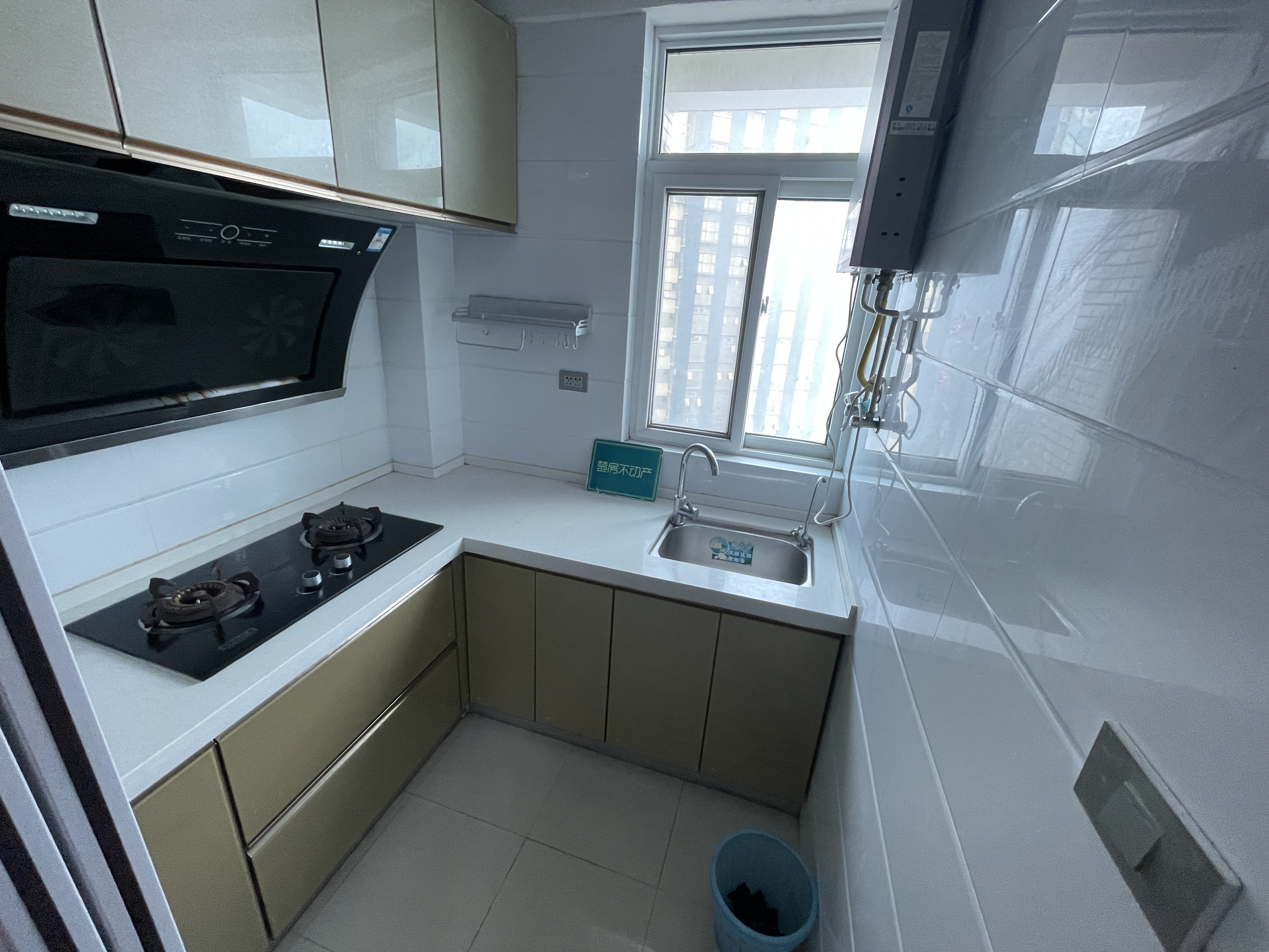 新天地沃尔玛在楼下天然气70年产权一室一厅有阳台