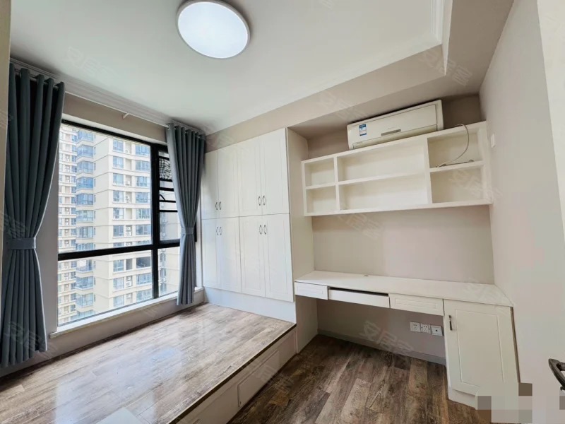 颐和公馆，纯边户，精装3房2卫，11楼，三面采光，南北通透，单价5000