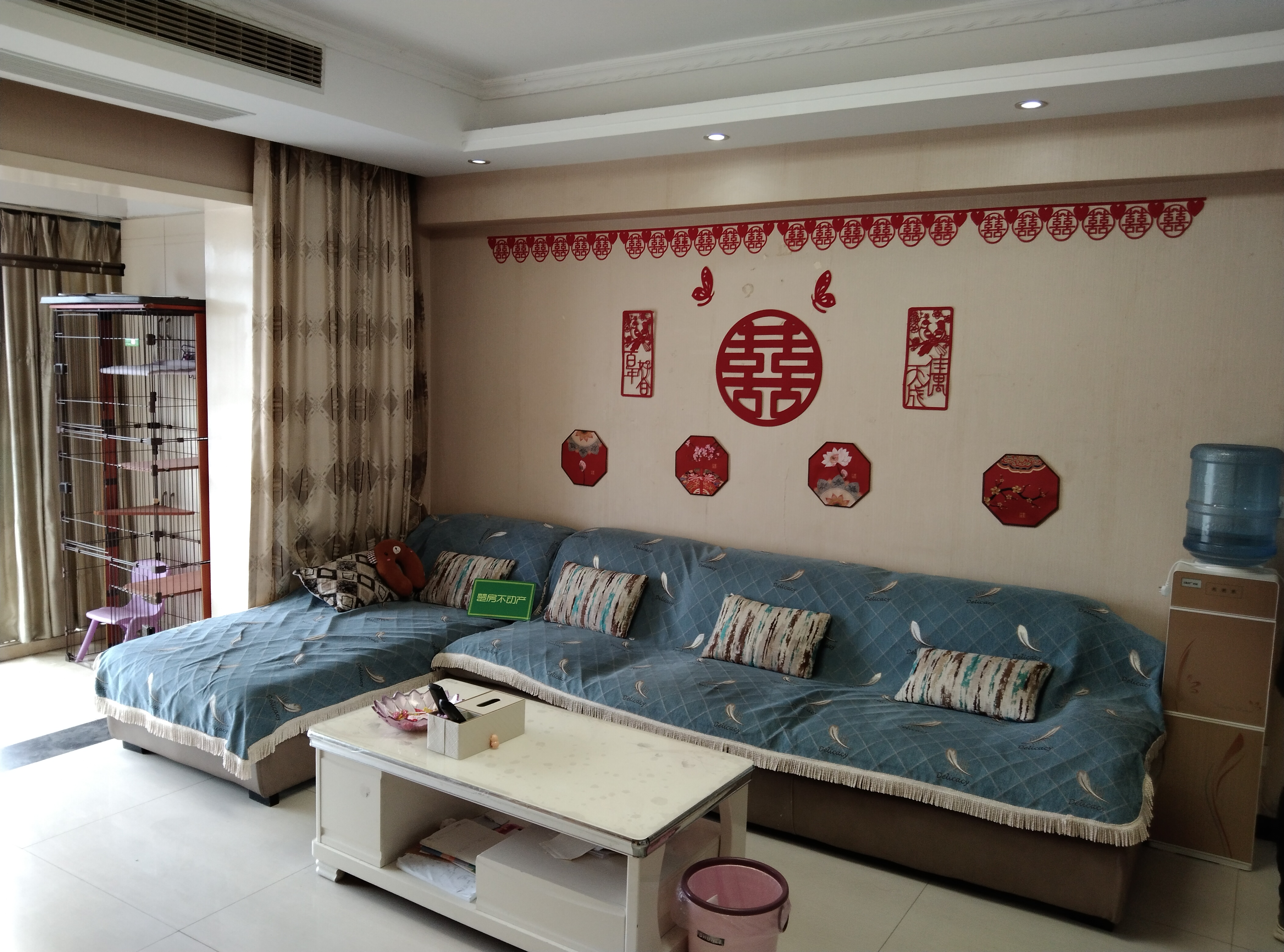 东城国际中间楼层三开间朝南中间好楼层彩光好的不得了满五wei一业主诚心出售