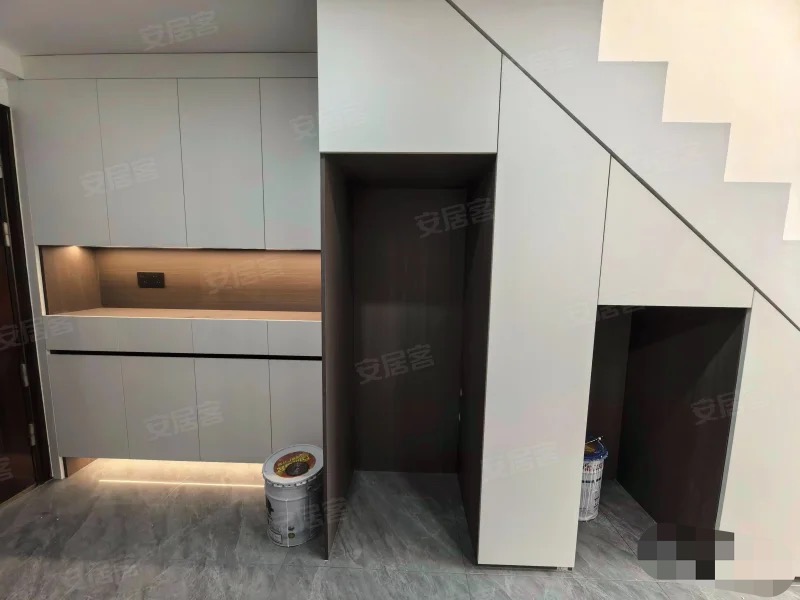 339，急售，城南复式，吾悦旁，仙桃碧桂园，35万，公寓有证，送车位，