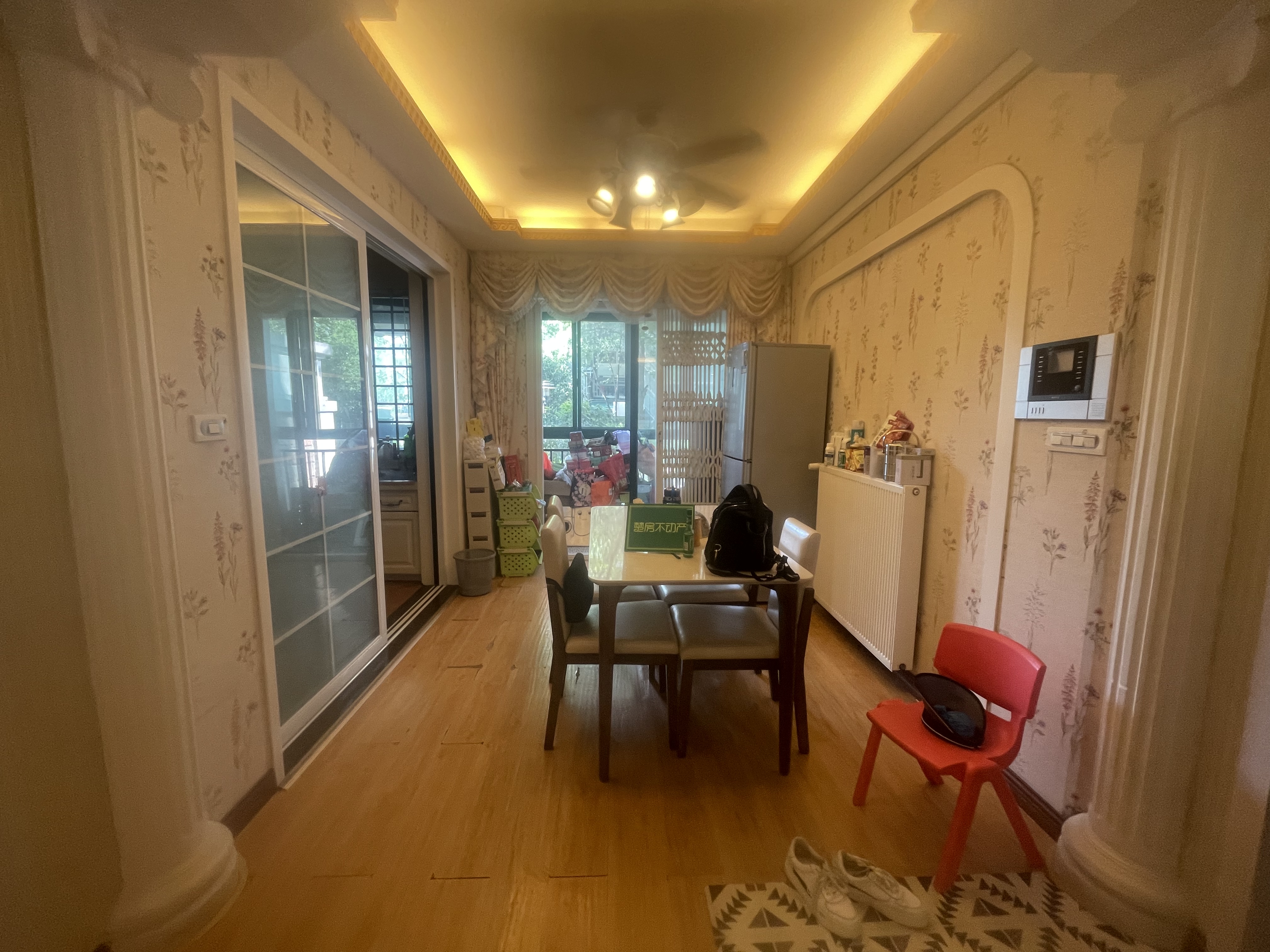 德政金园.步梯好楼层.家里保养的蛮好.诚心出售.看房方便