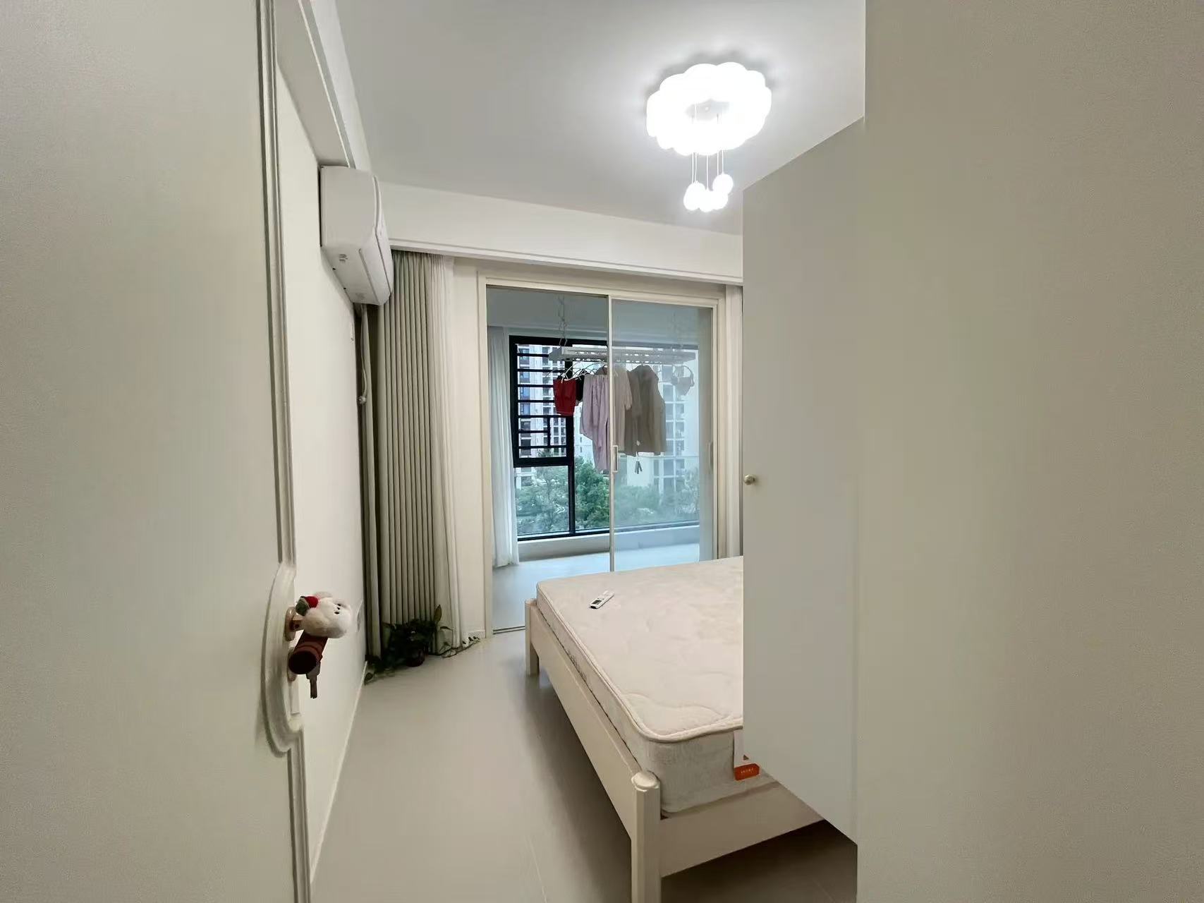 城南，吾悦广场，现房，全新装修，好楼层，精装3房，大阳台