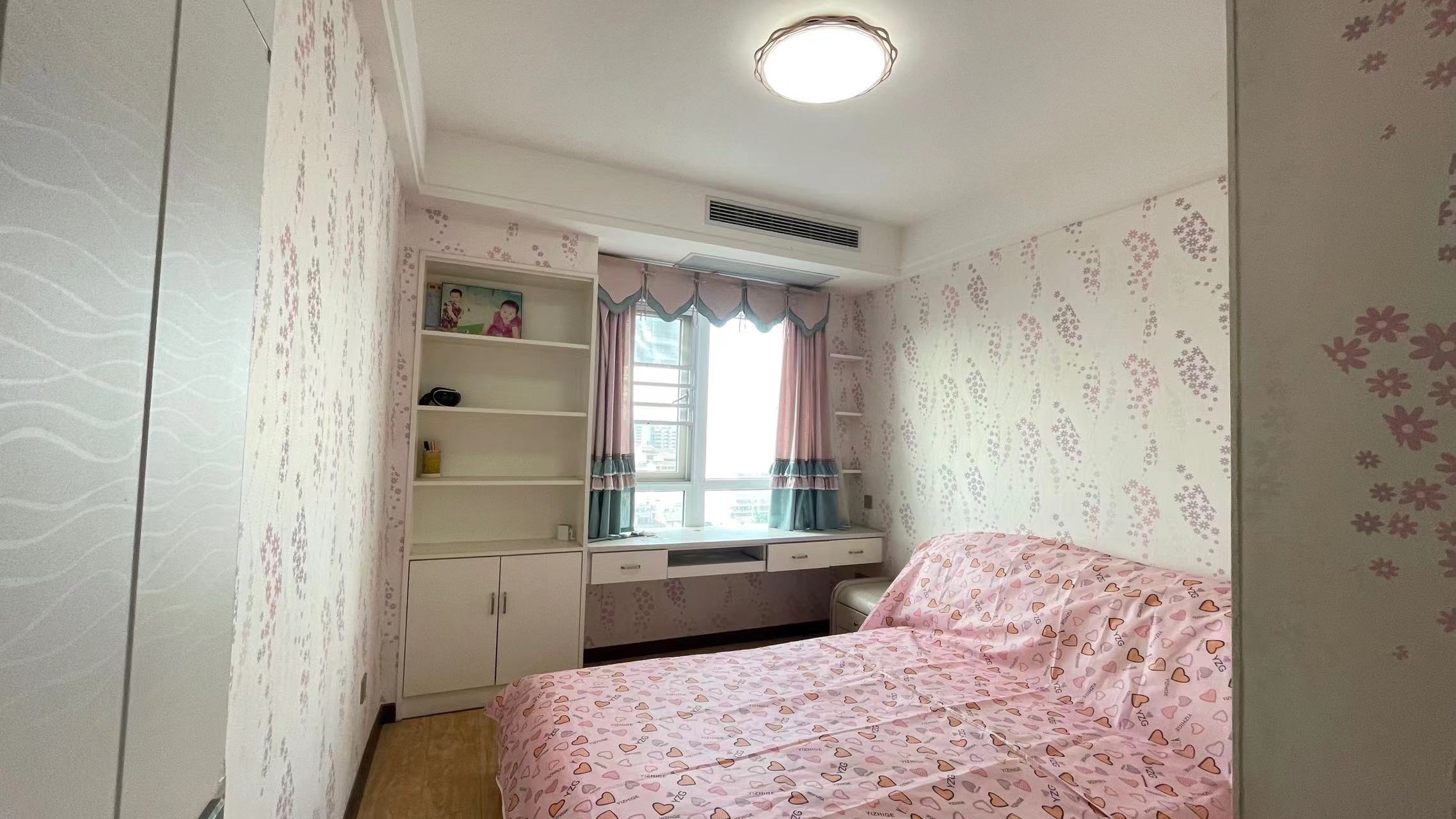 福星城.精装三房两房.中间楼层.业主诚心卖