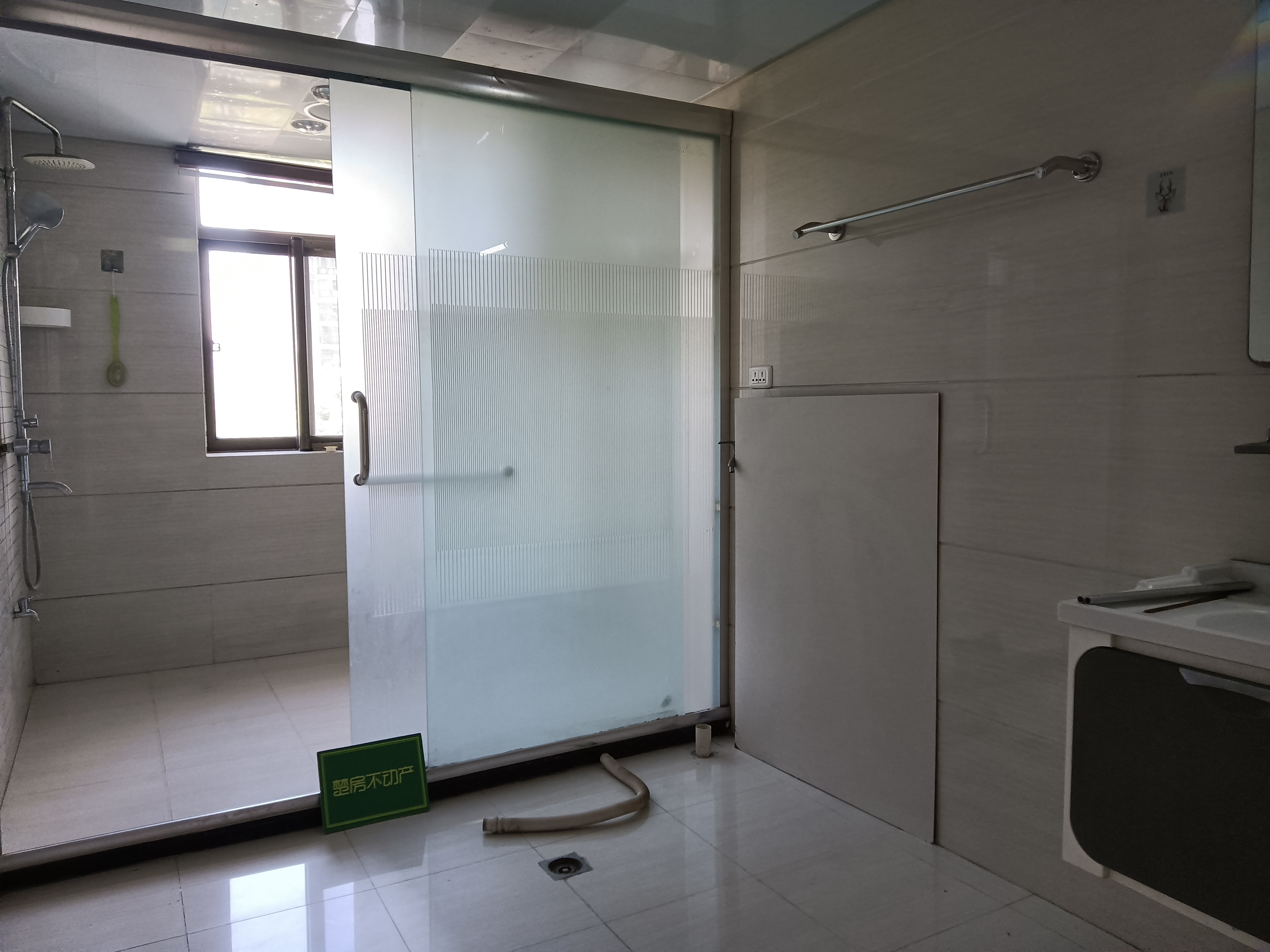 金诚花园地段好精装大四房看房有钥匙