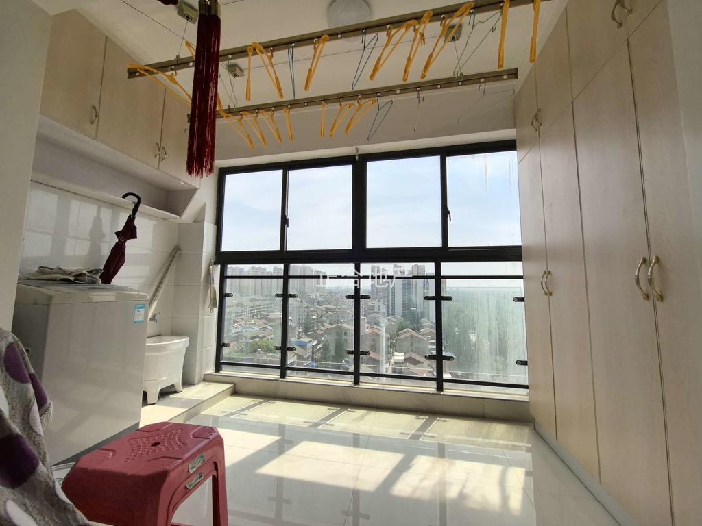 捡漏，城南，福星城，精装两房中间好楼层，证满二，诚心出售