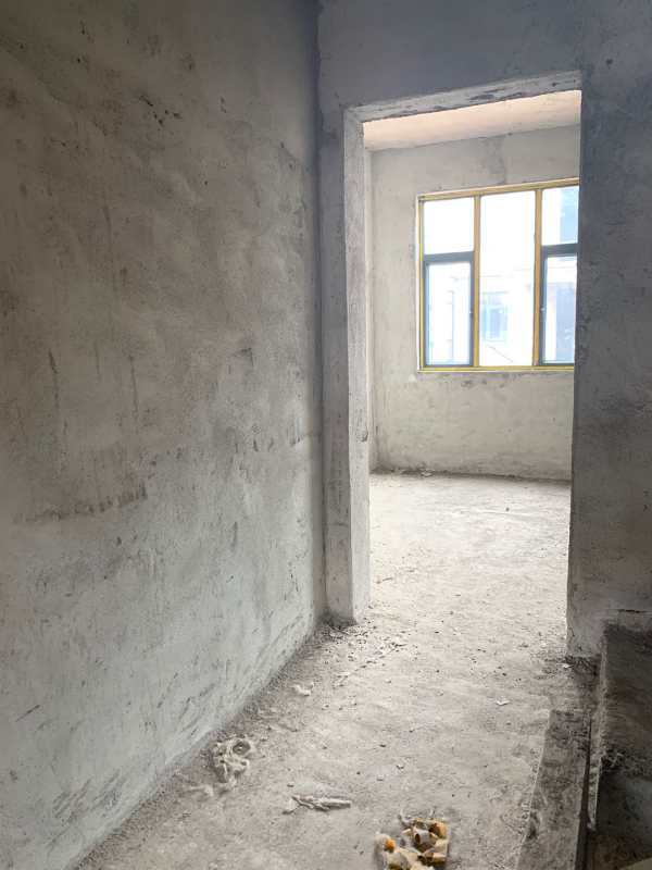 新区花苑，挖沟别墅.太子湖旁边联排别墅，性价比超高，业主诚心卖，看房方便