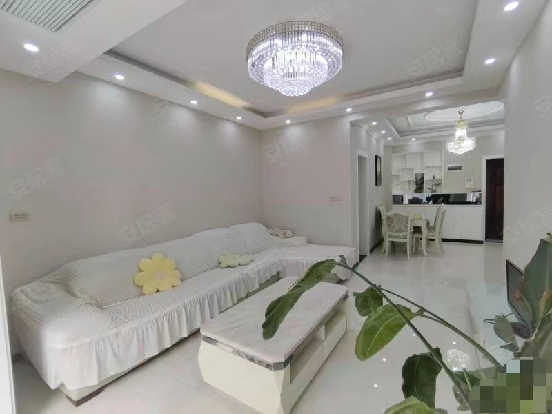 252，仙桃xiao学,中央华府，电梯小高层8楼，好楼层，精装两房，满二，成新色