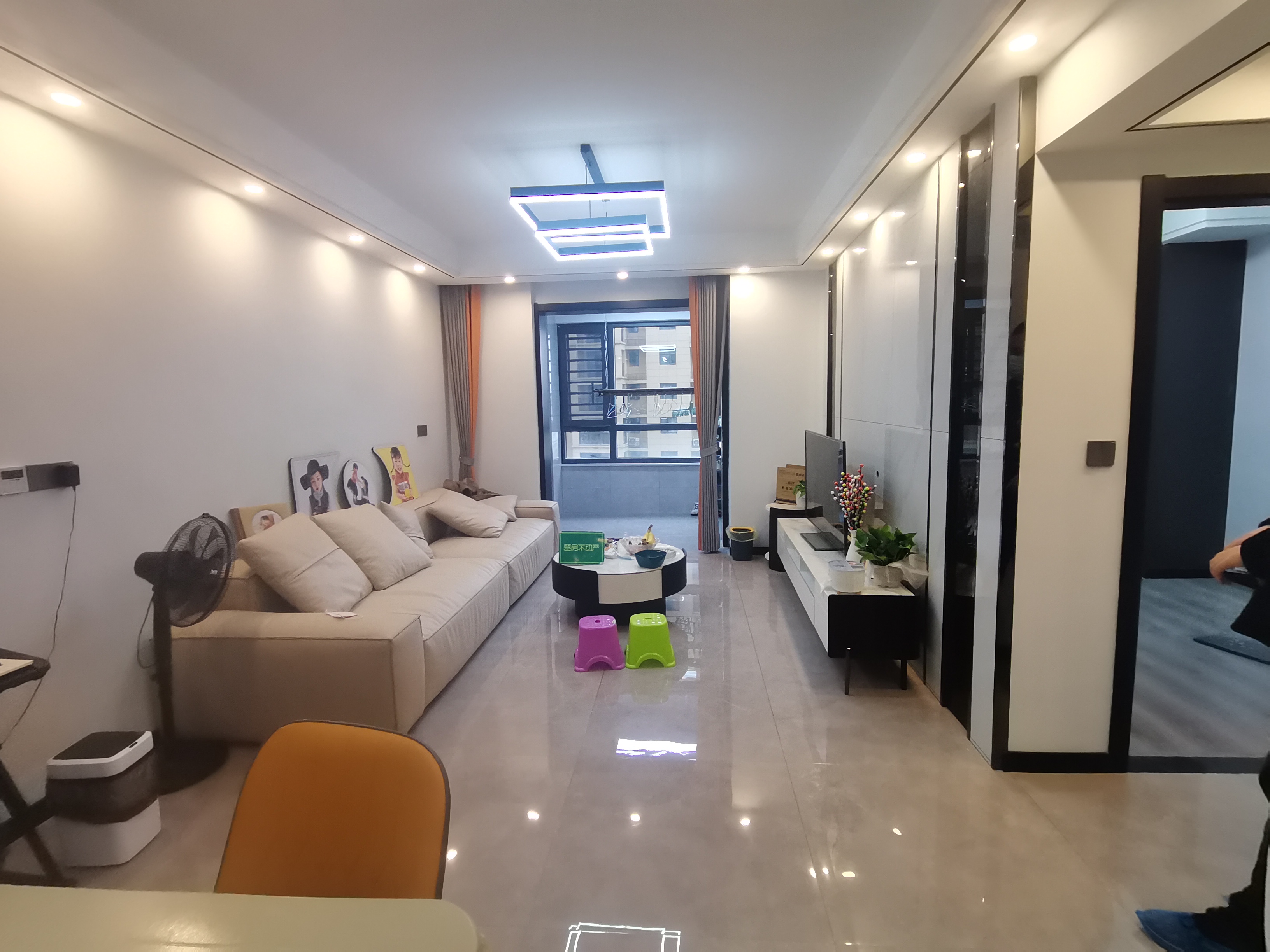 森林国际翡冷翠全新装修三房房东诚意出售