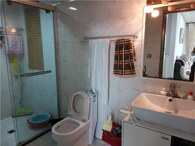 急售公园世家130平南北通透精装成色新有钥匙 看