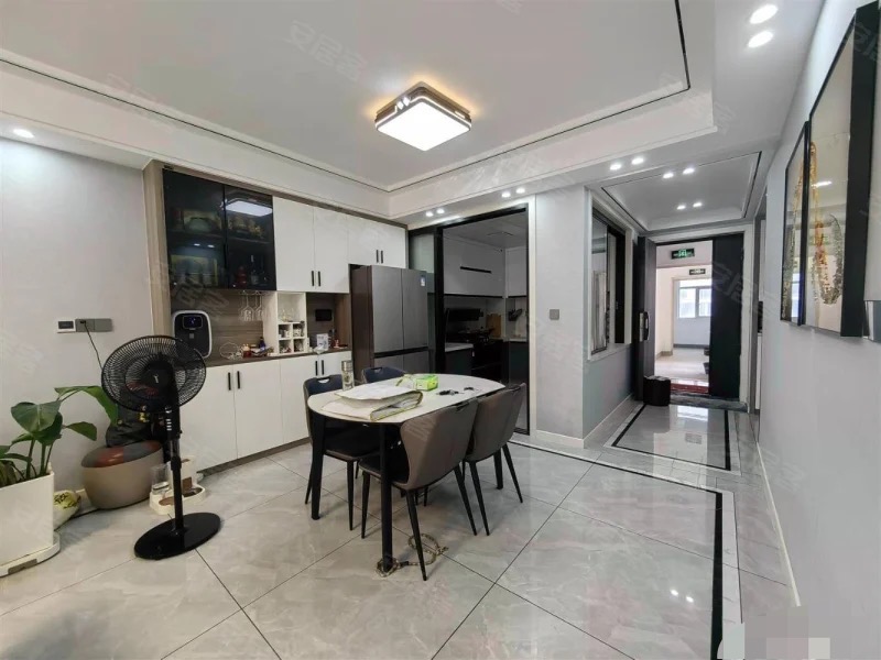 387，急售，城南，领秀城，精装大三房，中间好楼层，全屋品牌家具家电，业主诚心出售