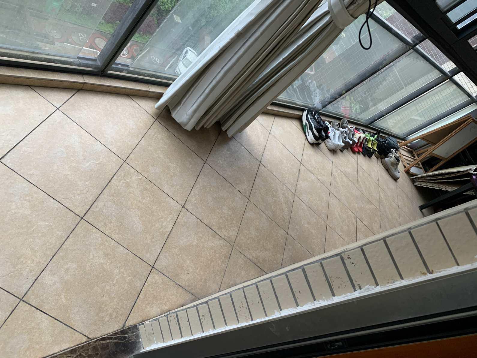 中央华府精装三房，125平，84万，满2