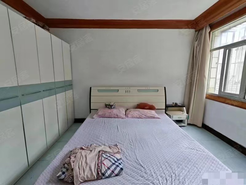 100，四中旁边，步梯二楼，33万有证可以贷款