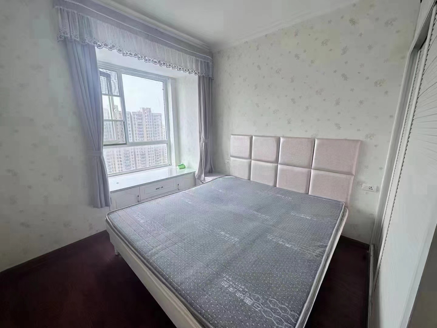 69，捡漏，捡漏，和合国际4期，电梯精装两房，拎包入住，证满二，家具家电齐全