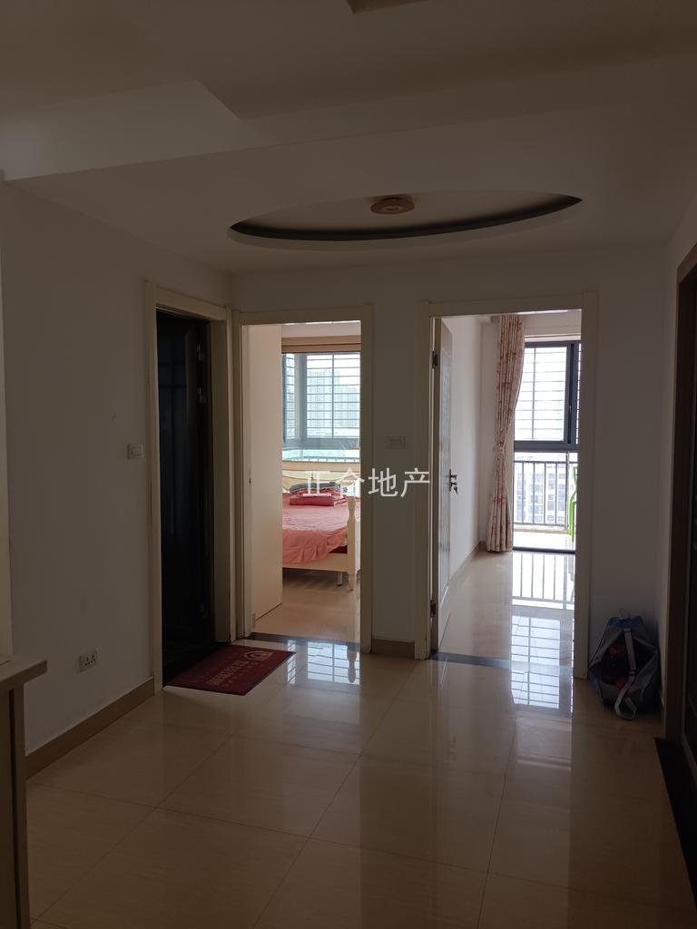 金域城邦，精装两房，小高层好楼层13楼，家具家电齐全，拎包入住