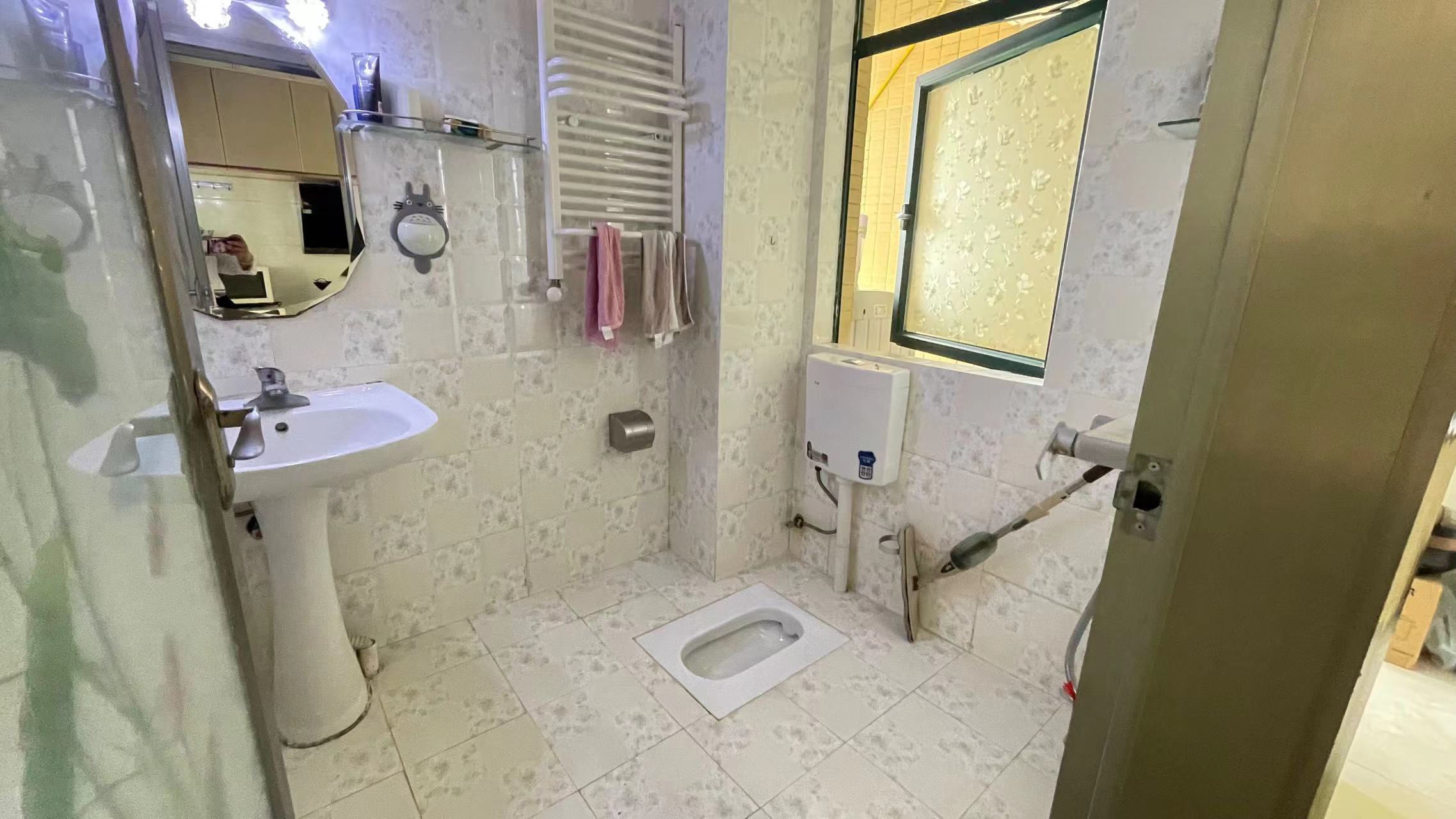 新城一号四期.精装三房.业主诚心卖.证件满二.看房方便