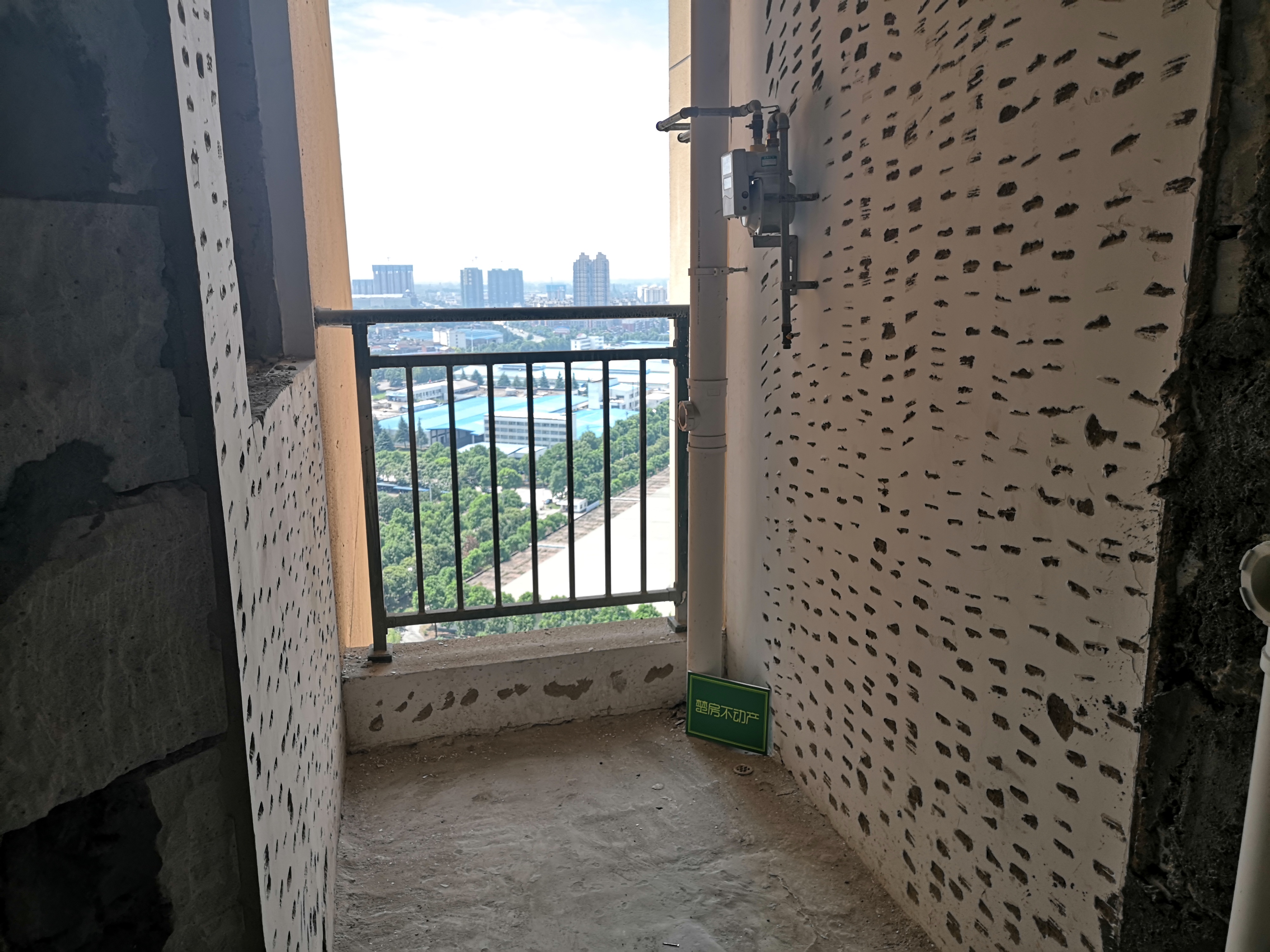 都市高尔夫南城次新小区电梯中高层视野奇好两房单价5000