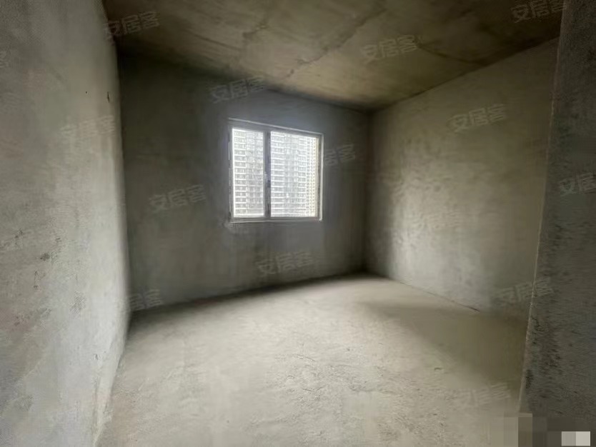 18，房东亏本出售，新城名都，总楼层12楼，9楼，6000一平，捡漏