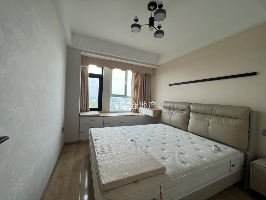 城南，沔阳天泽园，电梯小高层，凤凰楼，精装二房，证满二