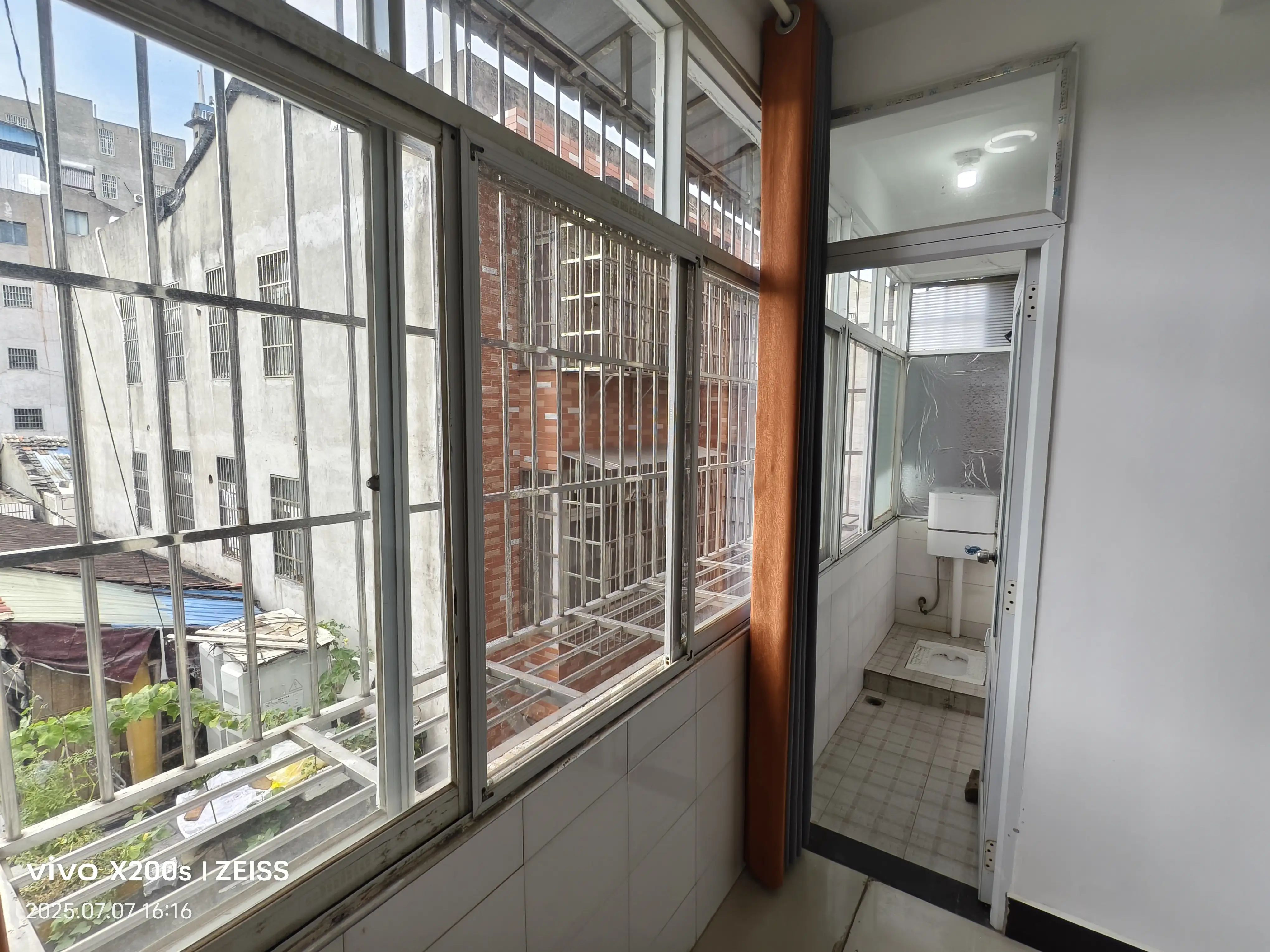 沙嘴公安局后面地段好出行方便优价出售！