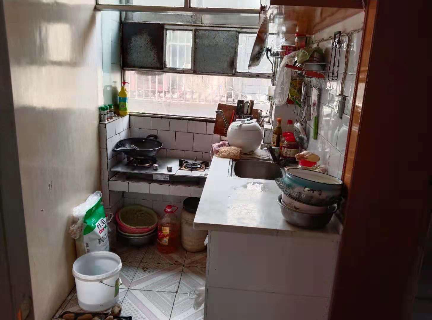 地理位置好，楼层好，采光好，29万，价格好谈