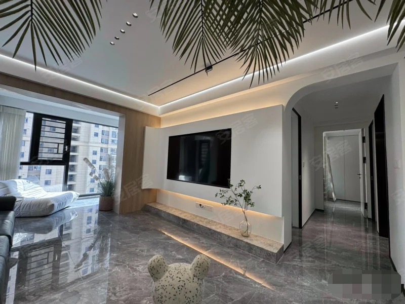 城南，森林国际翡冷翠，电梯好楼层，精装三房两卫，二中二小旁，全屋品牌家私家电。拎包入住