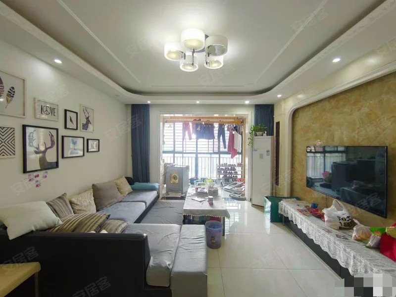 捡漏，城南，新城壹号四期，湖景房，单价4900，精装3房2卫，老证，电梯中间楼层