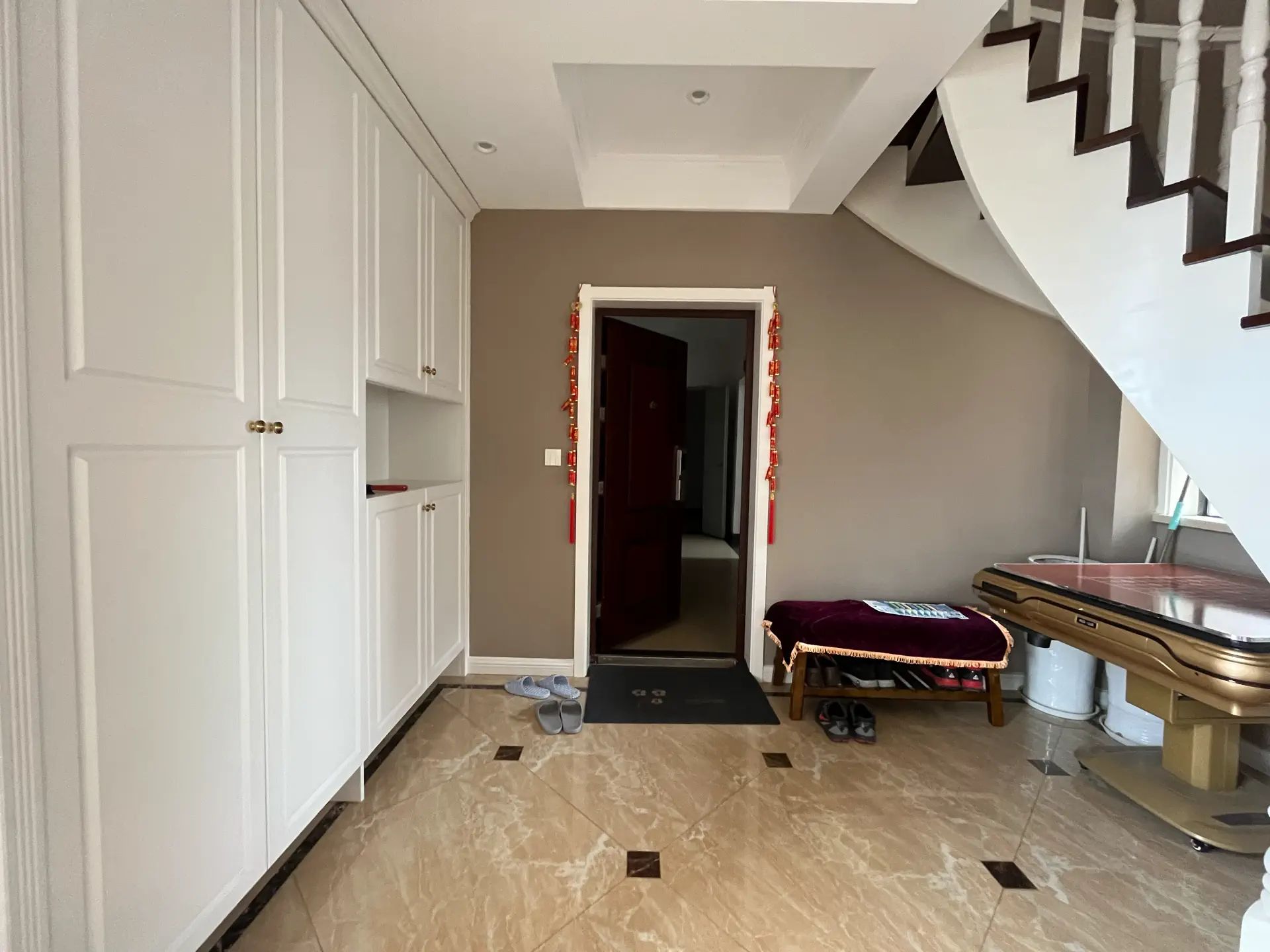 城东流潭公园旁，公园世家hao装100个小高层顶复，家电全送