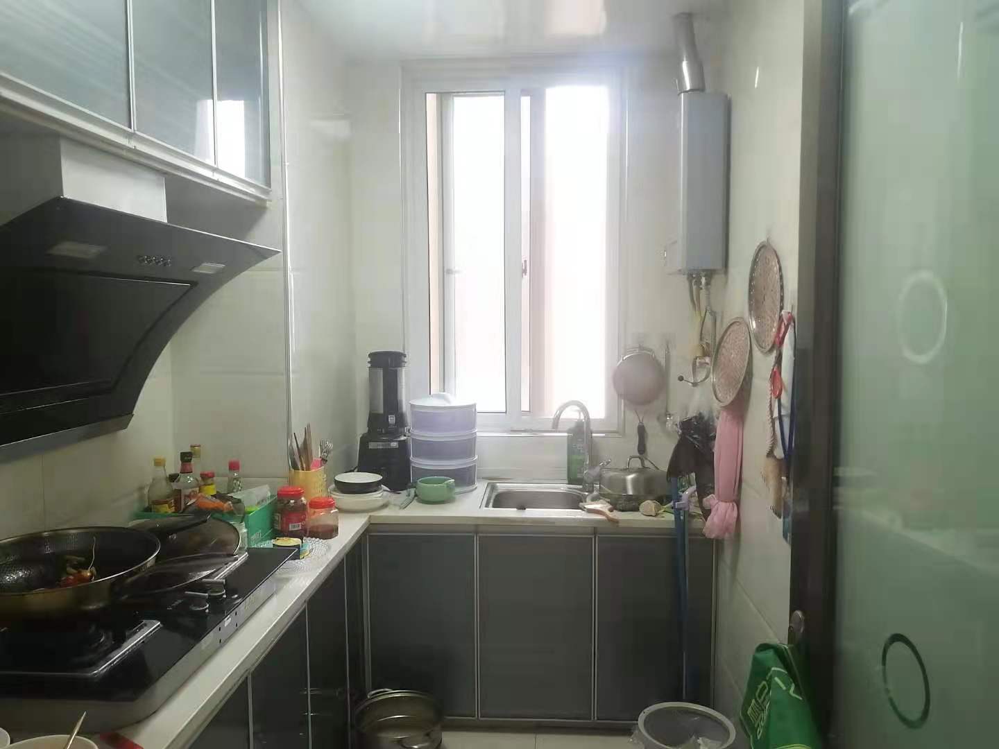 一中对面翰林公馆精装2房坐北朝南证满2年采光好