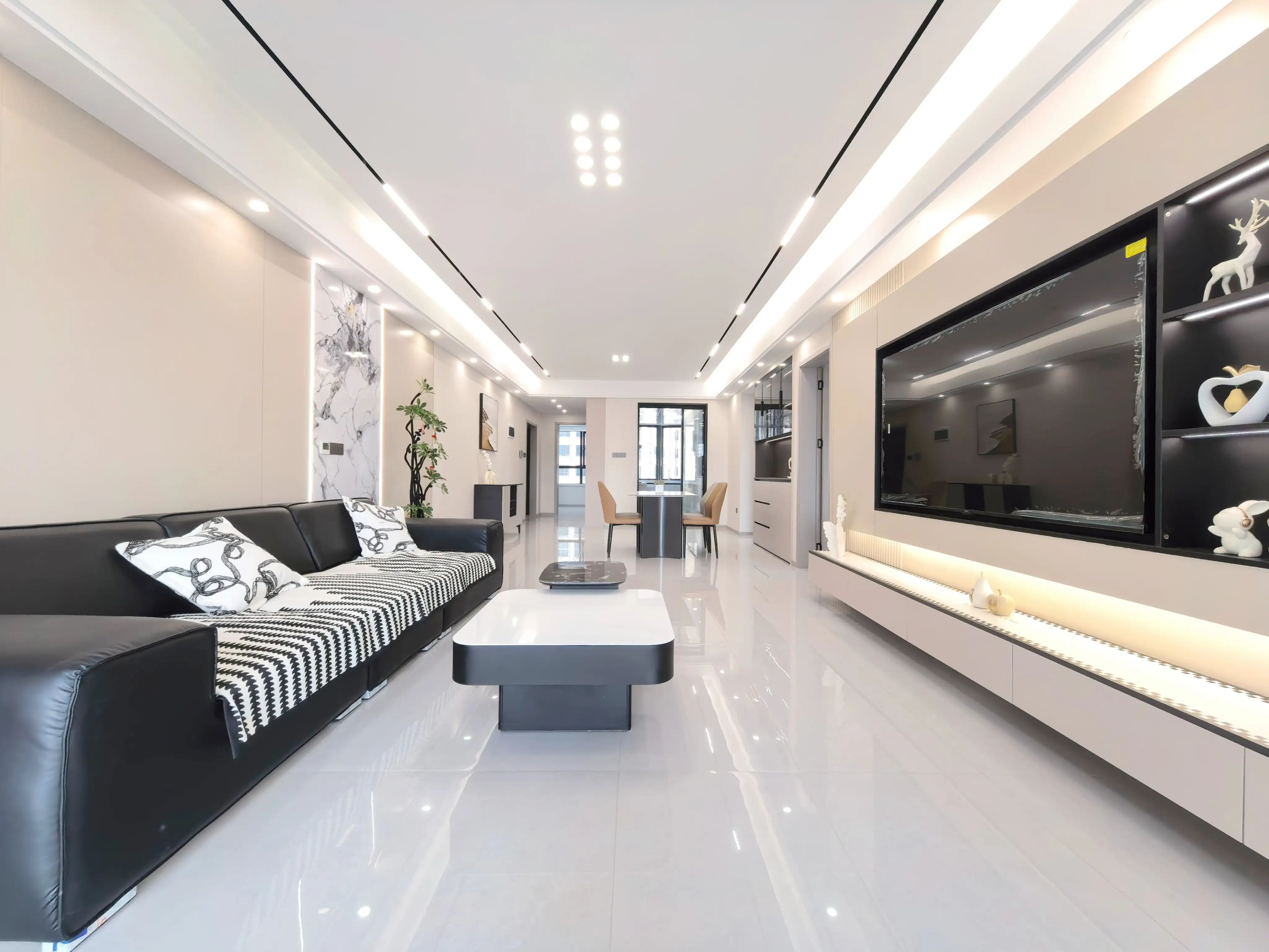 御湖世家边户大三房精装全新