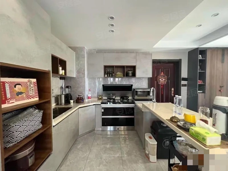 ？急售，城南，新城壹号5期，精装三房两卫，电梯好楼层，证满二，诚心出售