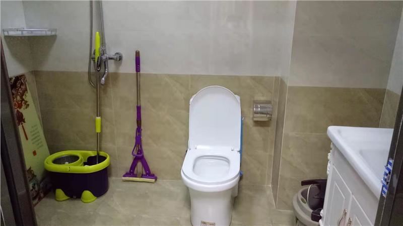 绿地华庭140精装修满二赠送小阳台步梯楼层好