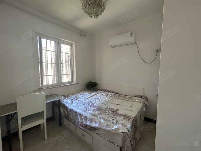 121，翰林公馆仙桃一中对面，中间楼层，精装两房，家具家电齐全满五,