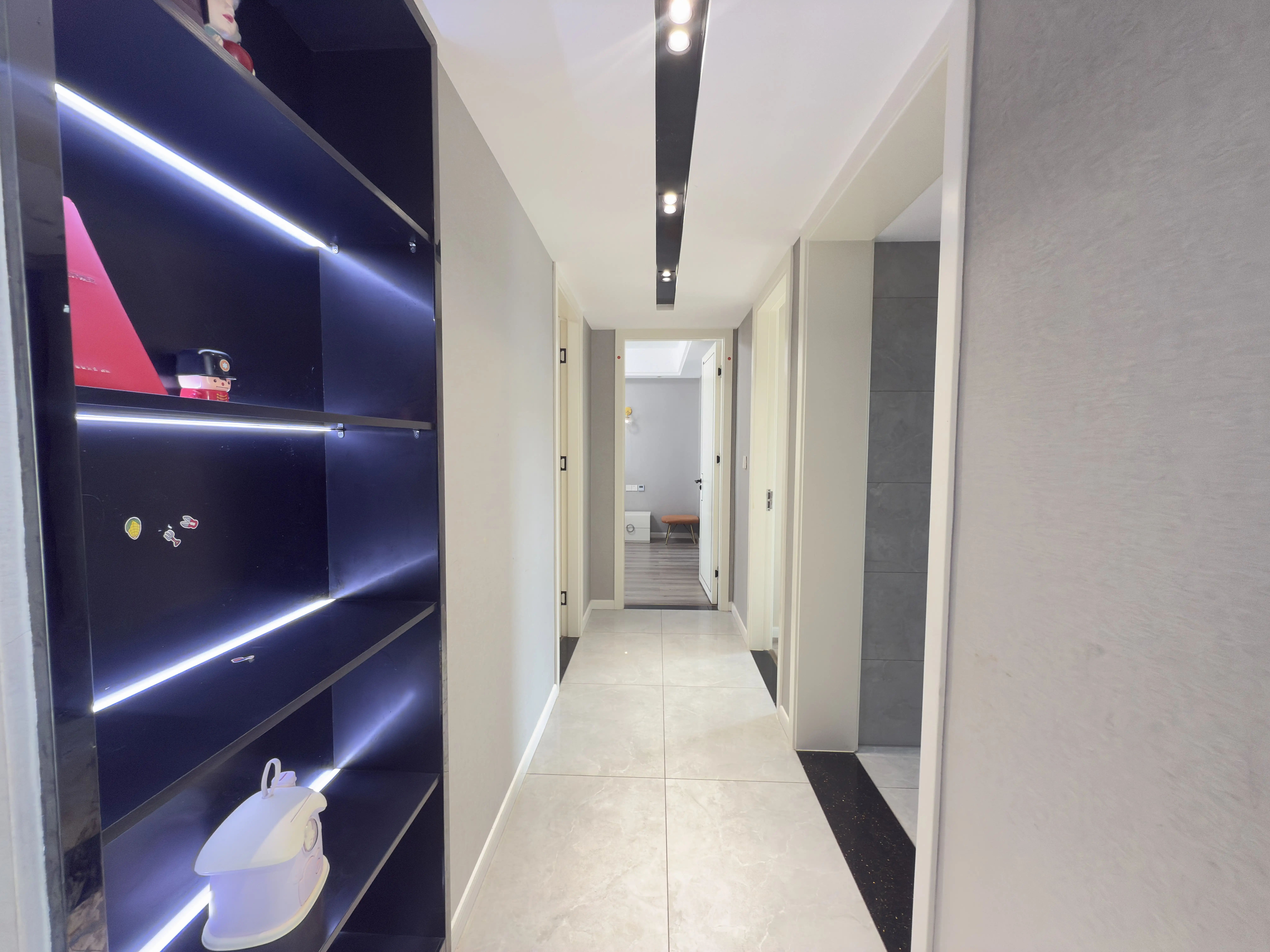 城南，领秀城，边户。精装三房，南北双阳台，凤凰楼层