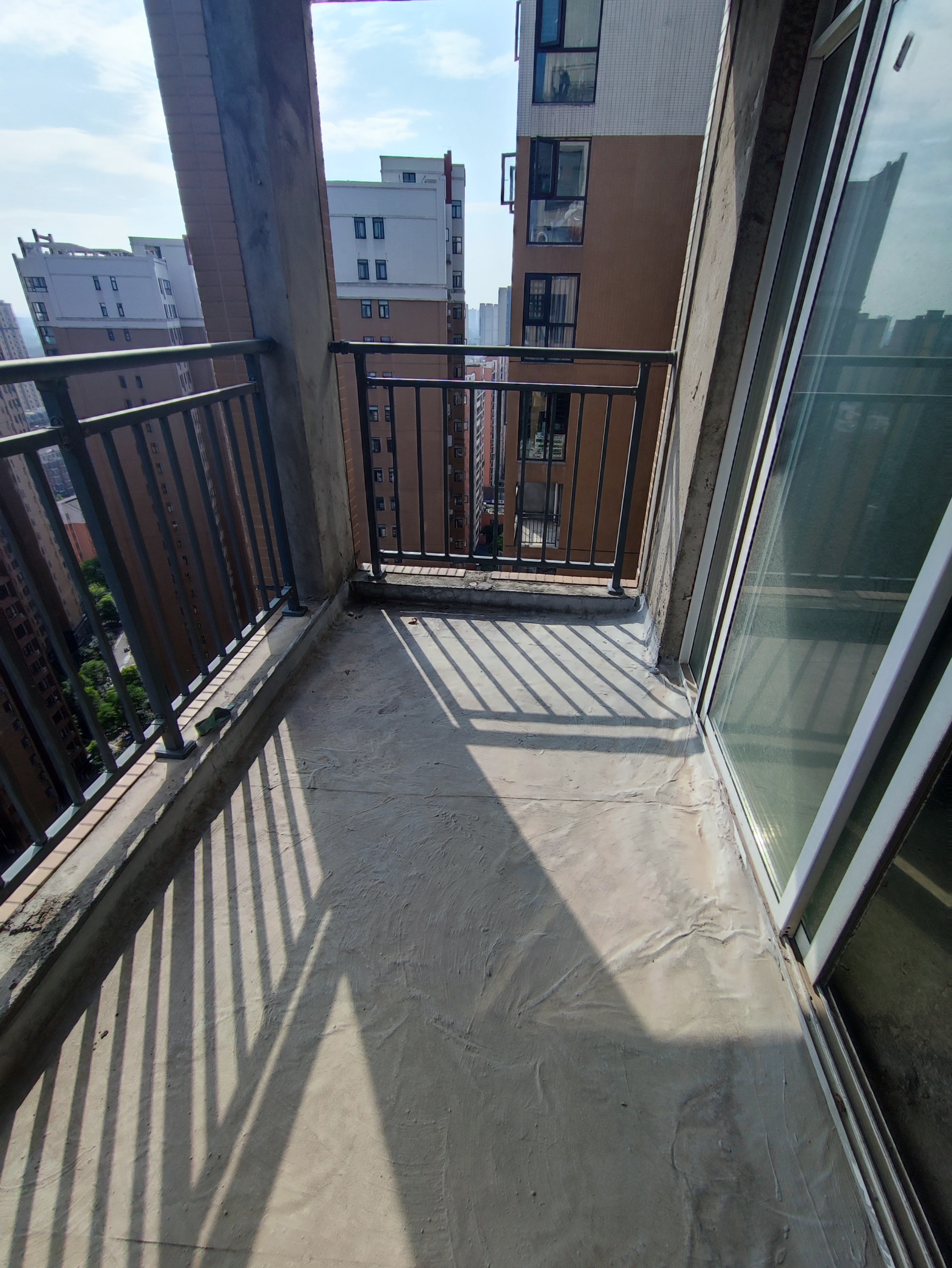 沔阳公馆毛坯三房三开间朝南户型方正采光好