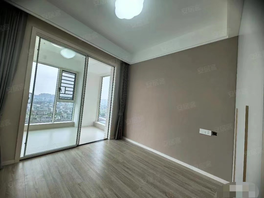 48，降价了，城西锦华shou府，电梯好楼层，业主诚心出售，全新装修，全屋中央空调，包过户费，一天未住