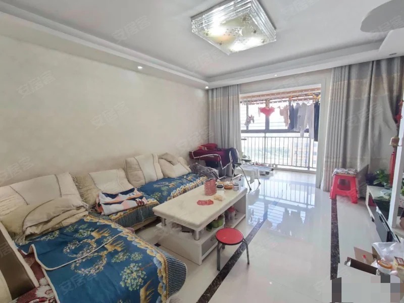 ？急售，四中旁，东城国际，电梯精装大三房，单价3600，楼层好