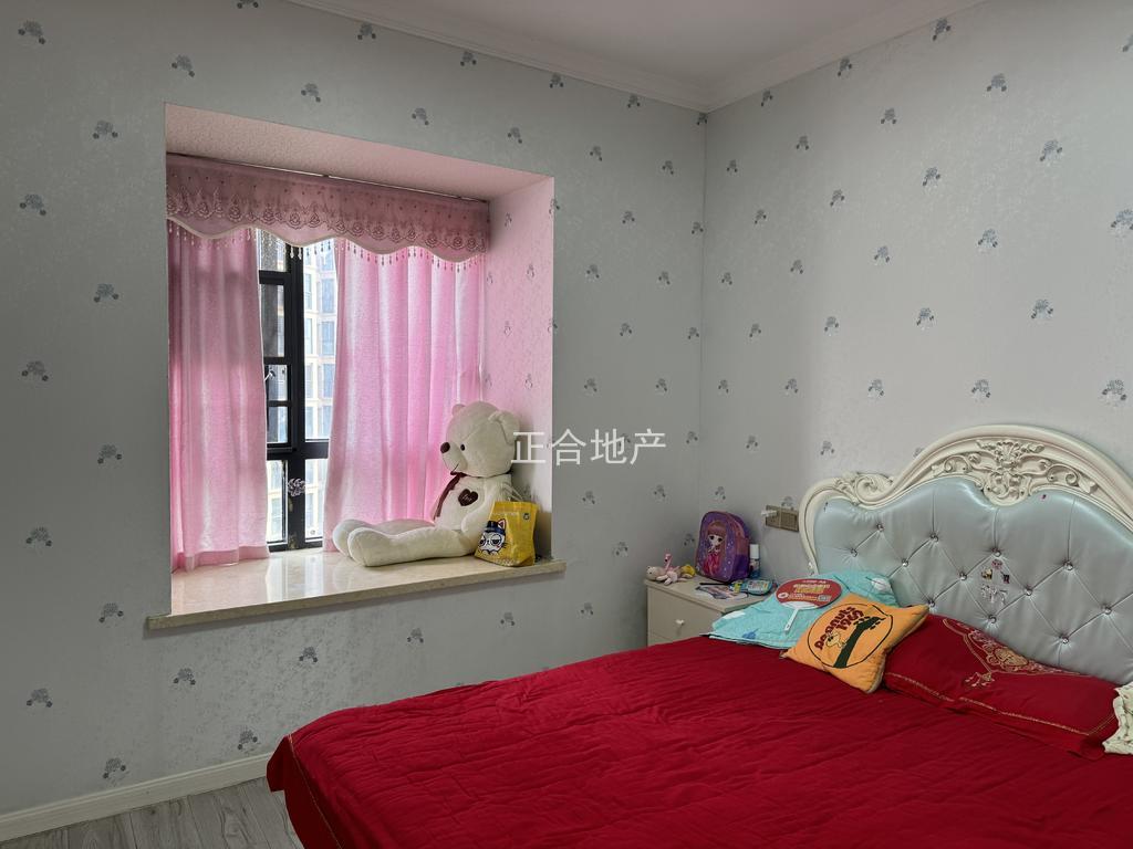 降价了，森林国际，​全屋中央空调，装修成色新，​大阳台户型到位，房东急售，好楼层