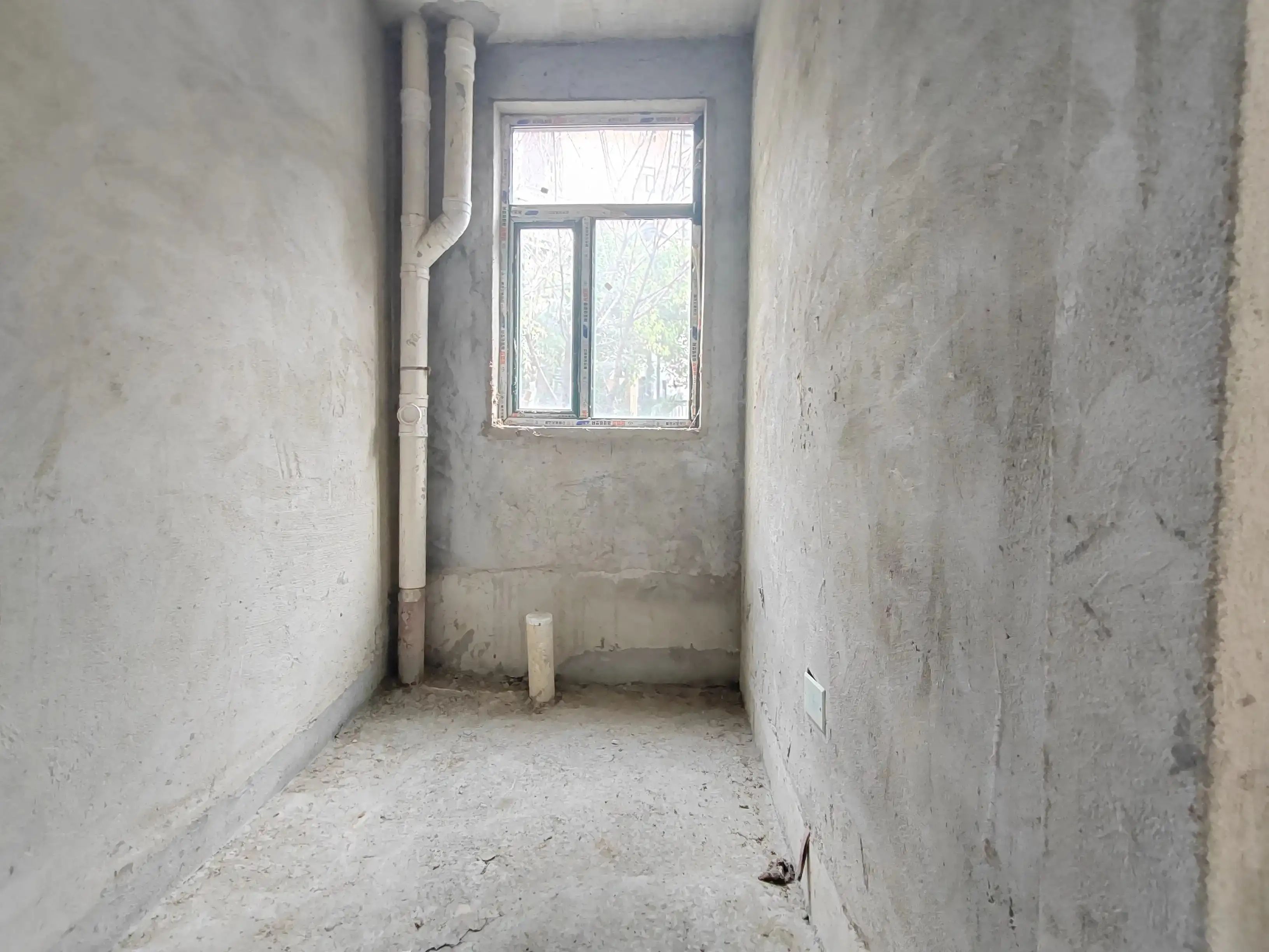 城南，新街，​洋房，一‮带楼‬院子​，南北‬通透，单价3300​，诚心出售