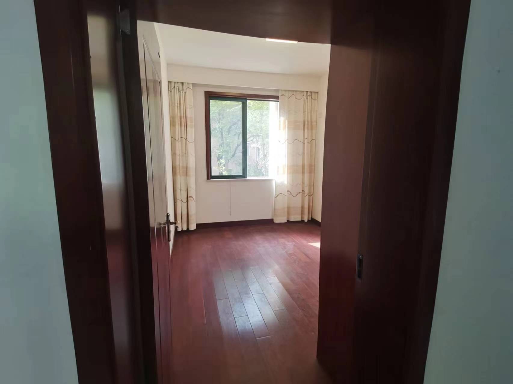 绿地华庭.步梯三房.证件满二.看房方便