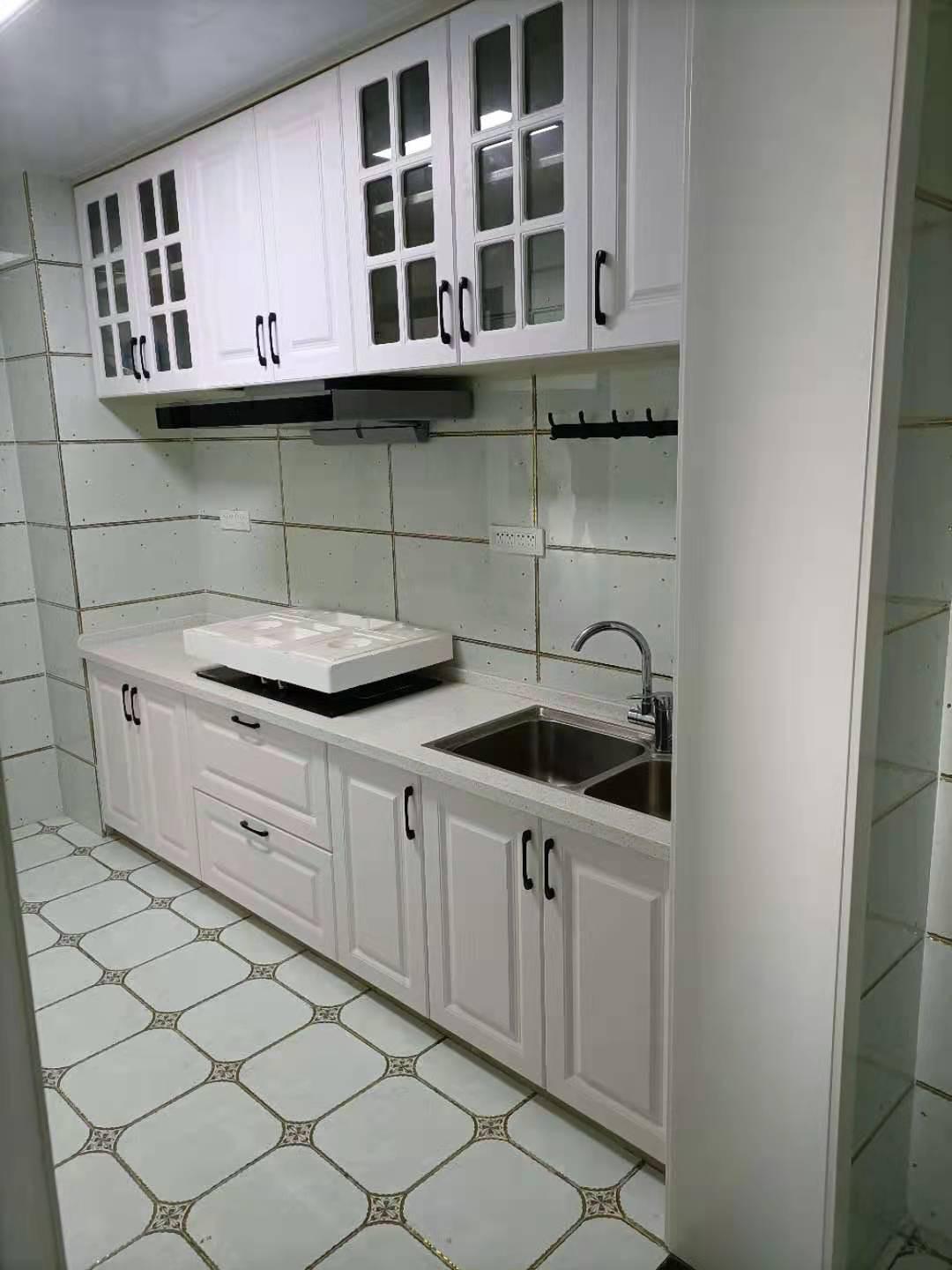 御台公馆证满两年，看房方便。精装修