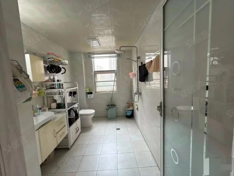 捡漏，急卖，城南元泰，边户，三中门口，电梯精装3房2卫，证满二