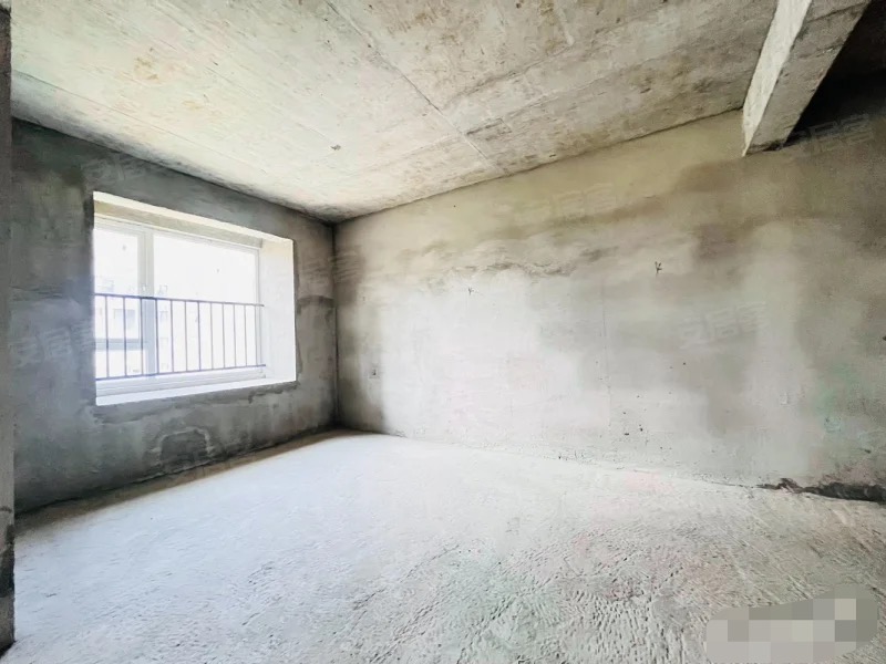 急售，城南新小区，电梯小高层，3400单价，毛坯三房，捡漏