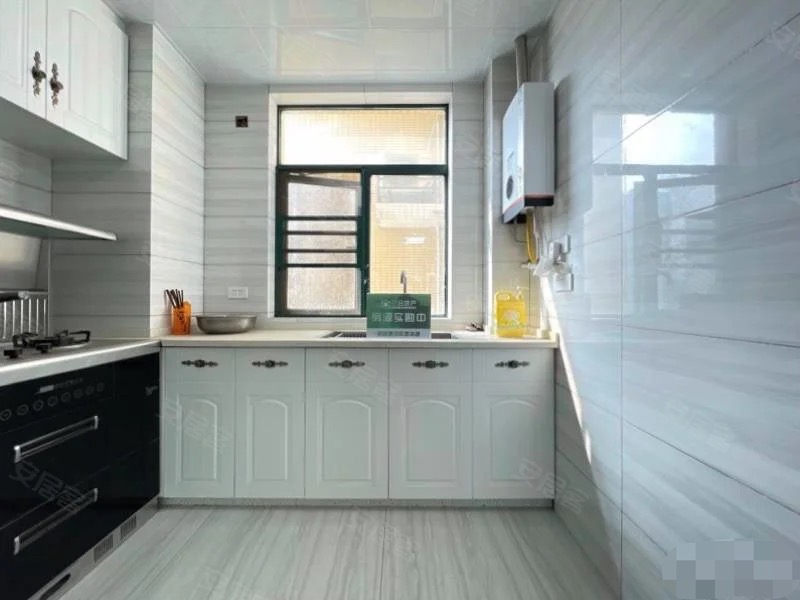 ？捡漏，新城一号四期，精装3房2卫，双阳台，边户，电梯好楼层，9成新，