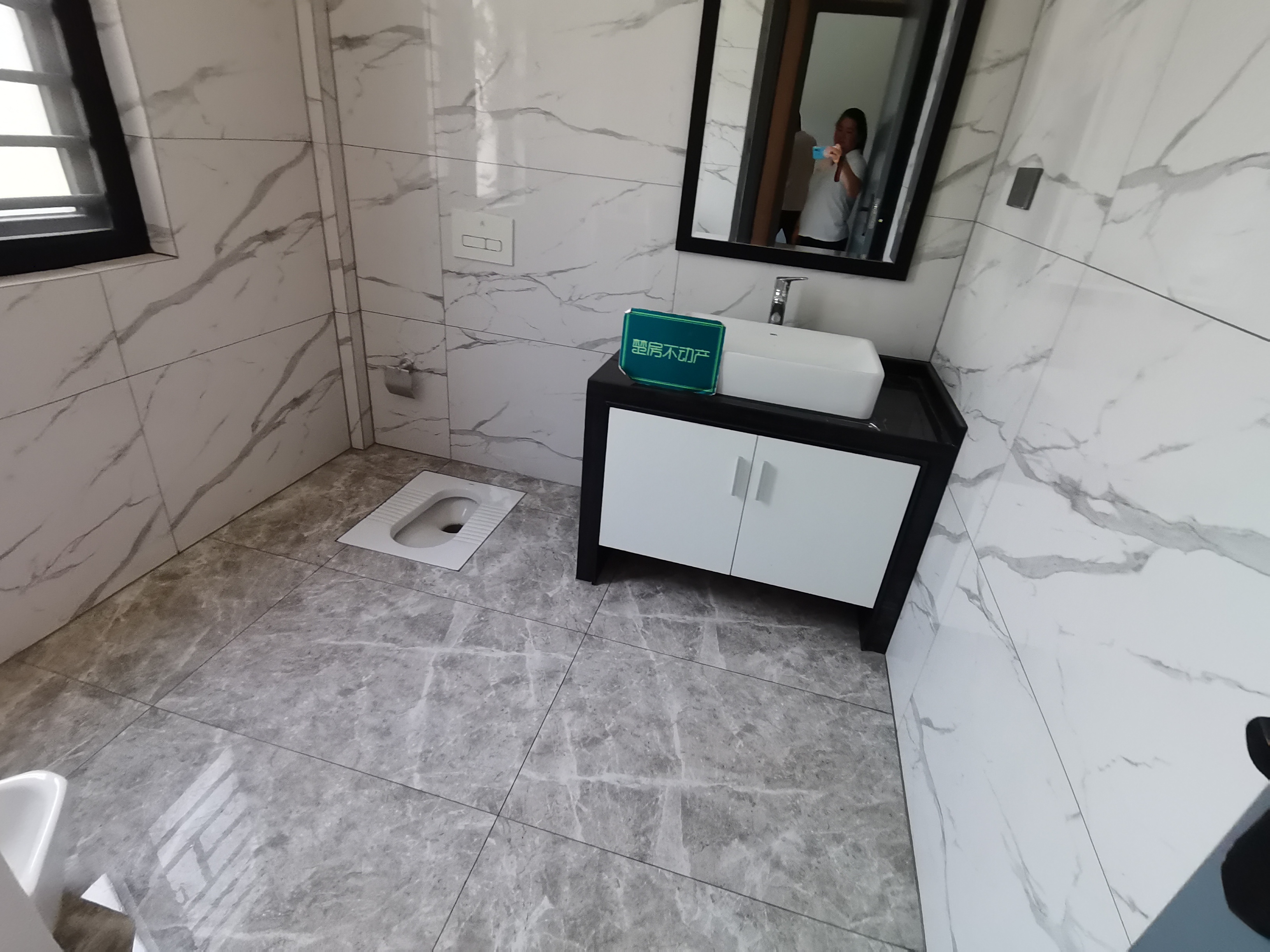 御江湾别墅.全屋品牌装修.光装修都花了90几个.房子带超大院子.看房有密码