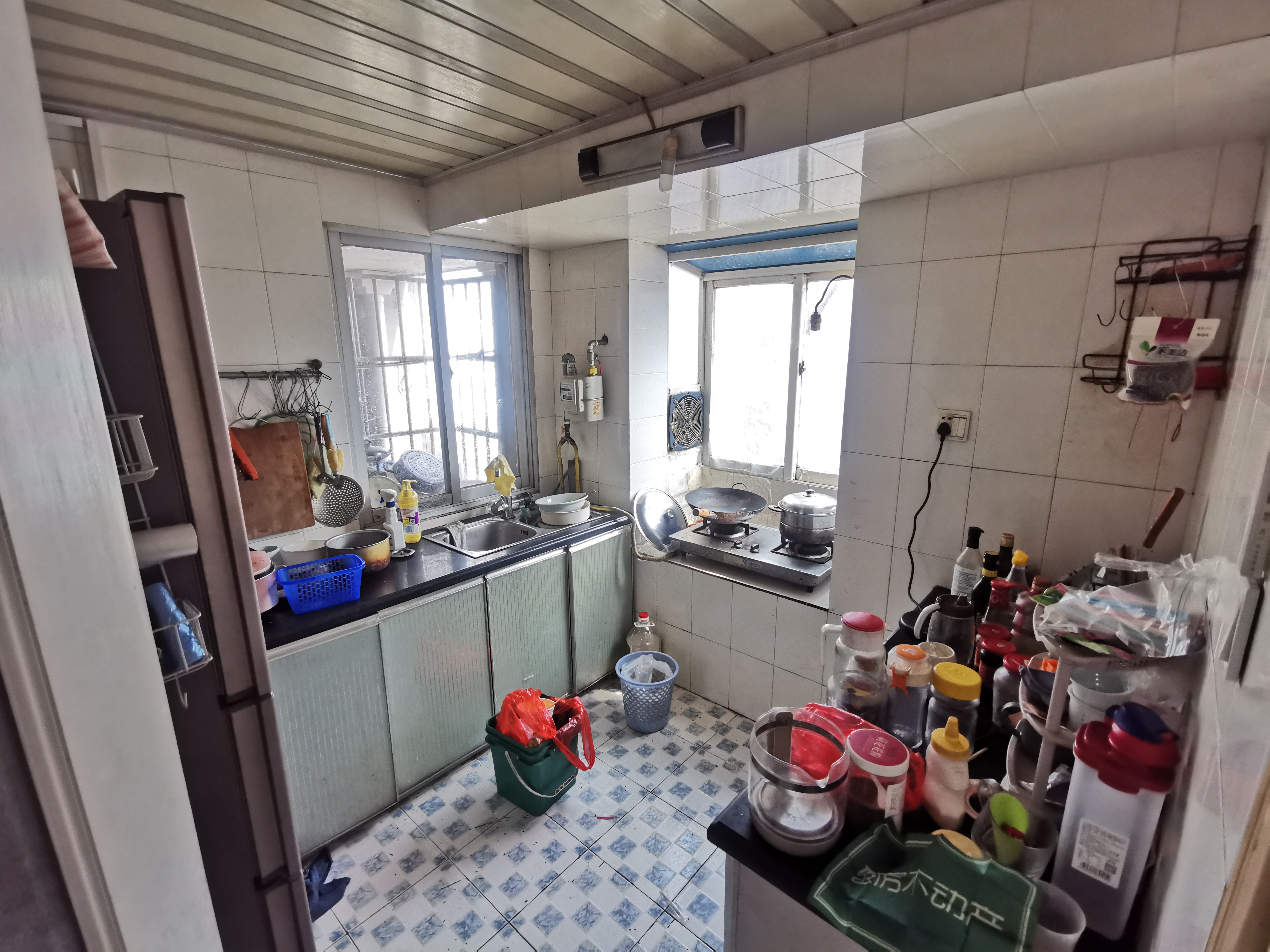 宏达路惠联市场正对面一建宿舍三房两厅小区可停车诚心卖 看房