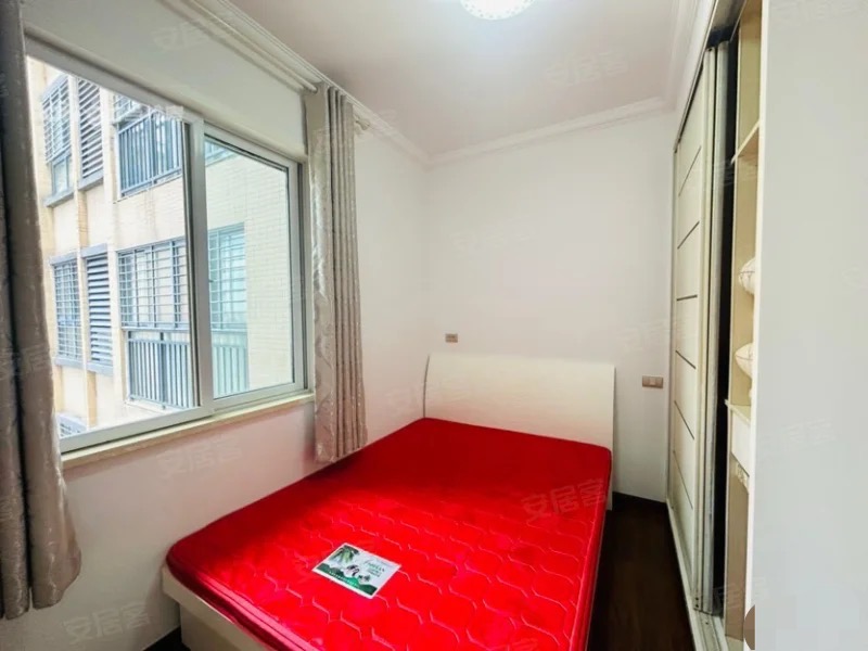 捡漏，亏本出售，翰林公馆，精装三房两卫，成色新，好楼层，拎包入住，证满二