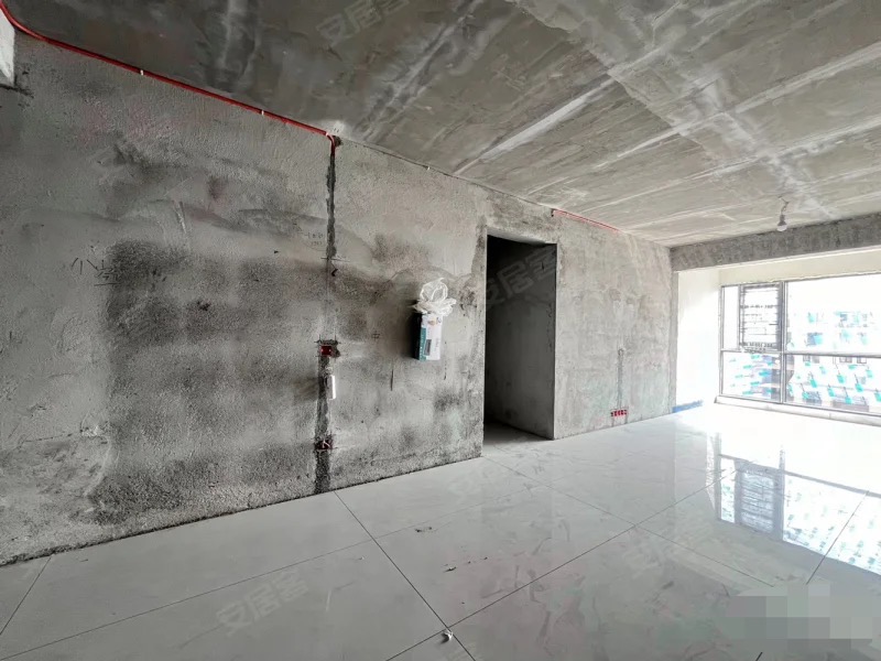 357，业主亏本急售。职院对面，沔阳天泽园，好楼层，单价4600，半装修，水电已走阳台已封，证满二