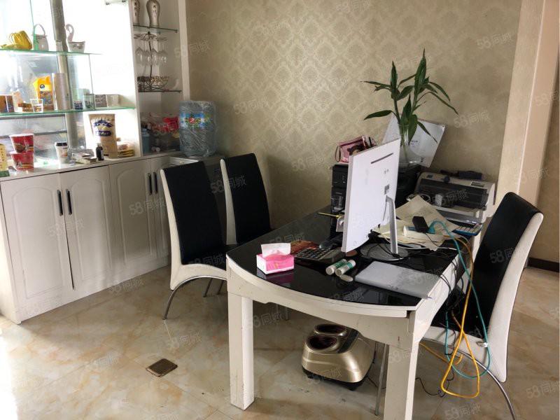 新城壹号精装三房两卫118平，证满二